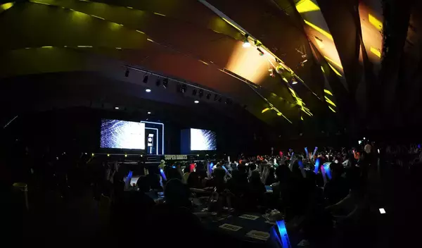 「優勝賞金1,000万円ダーツ世界一決定戦「SUPER DARTS 2025」が11月29日(土)・30(日)に開催、配信チケット好評販売中」の画像