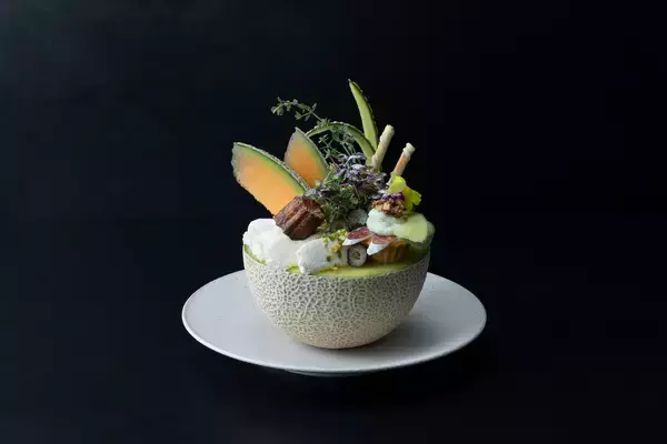 「メロン専門工房「果房 メロンとロマン」が3種のメロンソースで味わう夏限定かき氷を7/15より提供」の画像