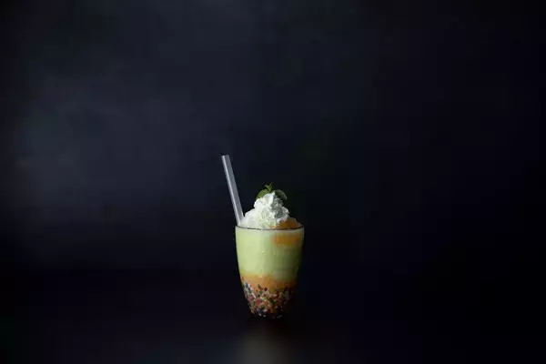 「メロン専門工房「果房 メロンとロマン」が3種のメロンソースで味わう夏限定かき氷を7/15より提供」の画像