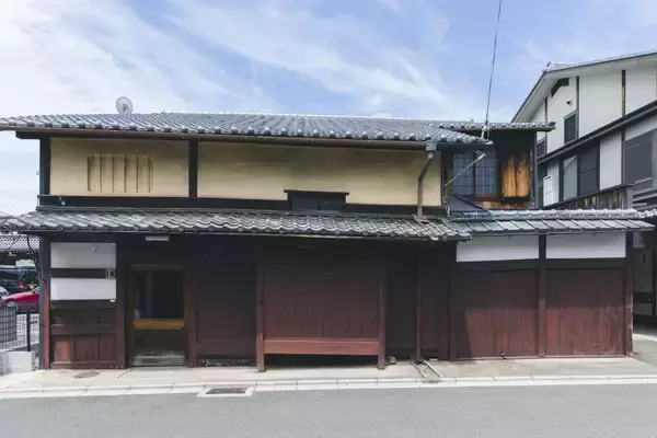 「築130年以上の館を1棟貸し切った1公演1組限定のリアル脱出ゲーム『謎の館からの脱出』7～9月開催分のチケット販売が決定」の画像