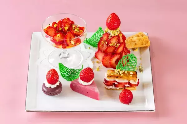 【福岡サンパレス ホテル＆ホール】絶景と楽しむ！とっておきの苺ランチ『La fraise(ラ・フレーズ)』展望レストラン LAPUTAにて開催中