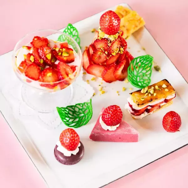 「【福岡サンパレス ホテル＆ホール】絶景と楽しむ！とっておきの苺ランチ『La fraise(ラ・フレーズ)』展望レストラン LAPUTAにて開催中」の画像