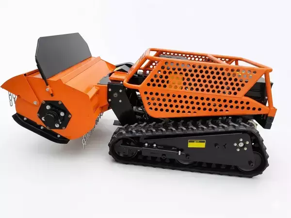 「発売2週間で100台完売したハンマーナイフ型・ラジコン草刈機「カルゾーJRSY800」を数量限定で再販」の画像