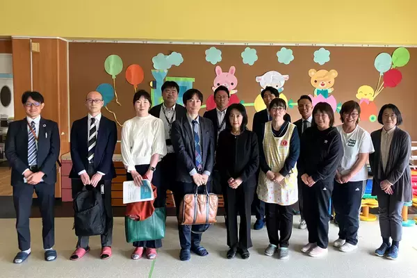 「【保育ICTラボ事業】つくば市「さくら学園保育園」で、こども家庭庁 成育局保育政策課長による視察を実施」の画像