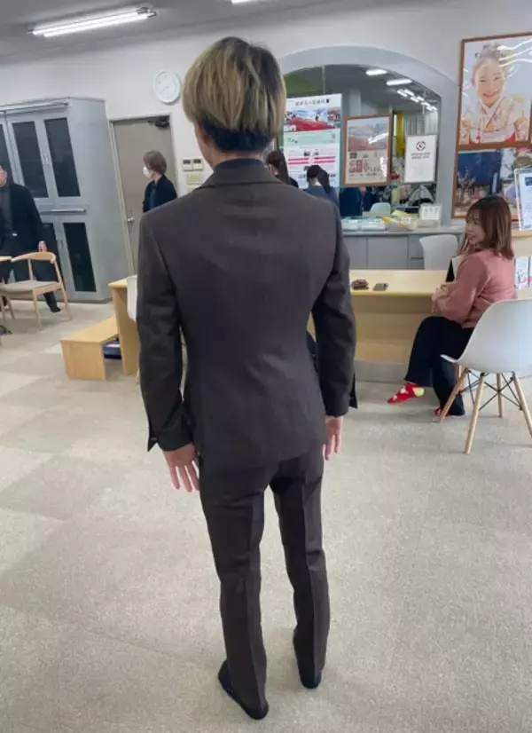 「「男の成人式は、ただの儀礼」なのか？世間の冷めたデータを覆し、自腹でオーダースーツを仕立てたある若者の事例を公開」の画像