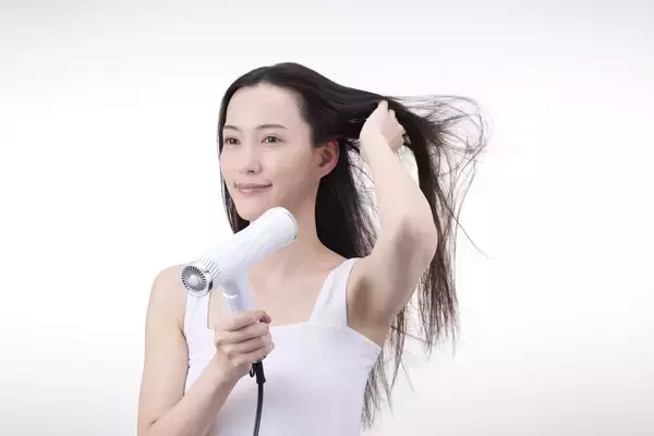 「【沖縄・那覇】 ホテル サンスイナハ、美髪を叶える高機能ヘアケア機器を導入　旅先でも“キレイを妥協しない”滞在を」の画像