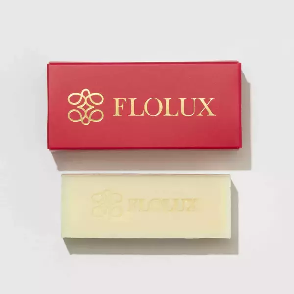 「FLOLUXから、初のチャリティーアイテム　コールドプロセスソープ「Moon for RED BOX」が誕生。」の画像