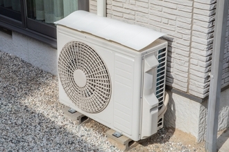 幅調整可能な簡単マグネット取付室外機カバーが12月下旬発売