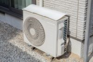 幅調整可能な簡単マグネット取付室外機カバーが12月下旬発売