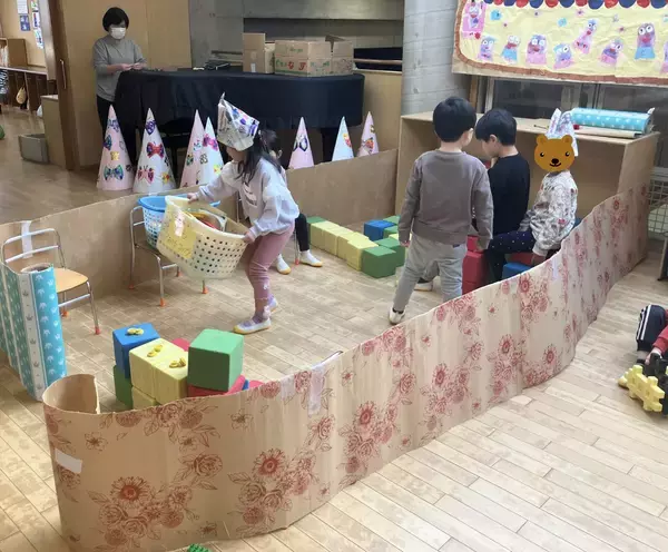 「片面ダンボールの無償提供先を大募集！　教育現場とともに素材の可能性を探る」の画像