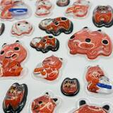 「赤べこの可愛さをぎゅっと詰め込んだぷっくり仕様「赤べこぷっくりキラキラシール」を4月下旬より順次発売」の画像2