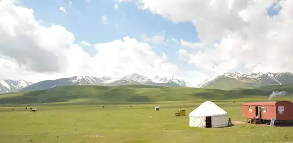 ジェベックジョルが2/4～10に銀座奥野ビルにて信田 陽吉のキルギス写真展開催