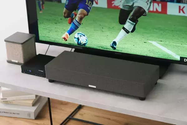 「わずか7cmの隙間が、日常を劇場に変える　超薄型サブウーファー「Makuake」にて4月26日より先行予約販売開始！」の画像