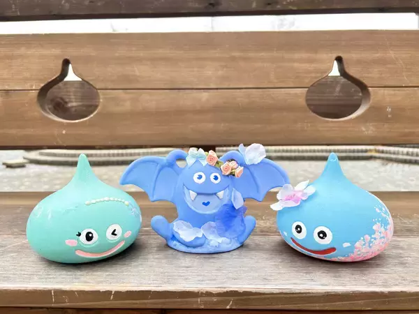 もうすぐ暖かい春が来る！花の島“淡路島”で可愛いクラフト体験を！ニジゲンノモリ「ドラゴンクエスト アイランド」スライム＆ドラキー色塗り体験「春限定！彩りフラワークラフト2026」