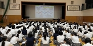 近畿大学附属広島高校東広島校が1年生対象の「進路講演会」を開催　大学進学を見据え、生徒の進路選択への視野を広げる