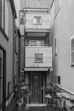 「再建築不可や雨漏りなど“建て替えられない”難題をクリア。アースが「減築」で空き家をデザイナーズ旅館へ再生するなどのリノベーション事例2選を公開」の画像3