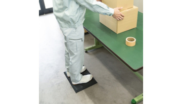 疲労軽減マットがサンワサプライから、長時間の立ち仕事でも疲れにくい