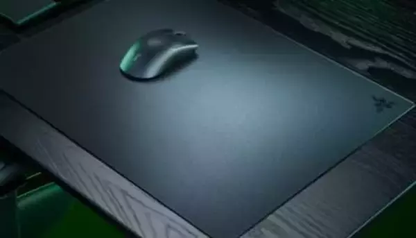 超薄い！厚さ1.9mmのガラス製マウスパッド 傷や汚れにも強いRazerの「Atlas Pro」
