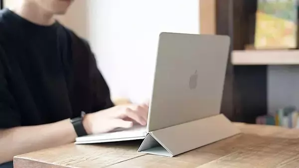 カバーとスタンドが一体に、MacBook Neo対応のフォリオ型ケース「Neo Folio」がMakuakeで予約販売中