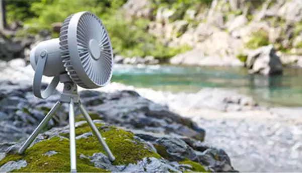 アウトドアで1台あると便利な「キャンピングファン」　ランタンやポータブルライト、モバイルバッテリにも