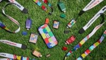 サンディスク、W杯26公式ライセンス製品を発表　ホイッスル型USBや8K対応カードなど限定デザインで