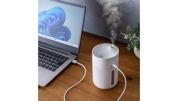 倒しても水が漏れにくい 給水も簡単で卓上にピッタリ サンワサプライの超音波式加湿器「USB-TOY103W」