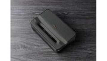 たった25cmの距離で100インチ投影できる！超短焦点型ポータブルプロジェクター「Photon Go」