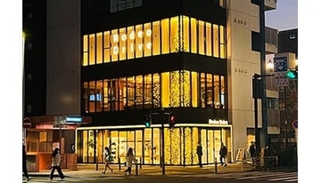 横浜・関内駅から徒歩1分に高さ約12メートルの巨大クリスマスディスプレー！