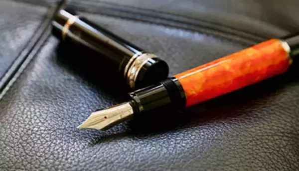 イタリア・ナポリ発の筆記具ブランドD-N、旗艦モデルの“オーバーサイズ”万年筆が復活