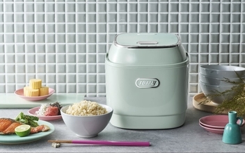 炊飯器らしくないデザイン Toffyの「くすみカラー」採用3合炊きモデル