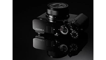 FUJIFILMのデジカメ「GFX100RF」が「fragment design」とコラボ 数量限定で抽選販売