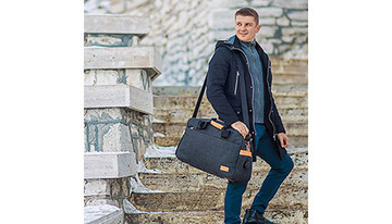 旅行やゴルフで便利なボストンバッグ、荷造りしやすく多機能