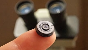 3秒で装着 スマホが顕微鏡になるレンズ 指先サイズで持ち運びも簡単