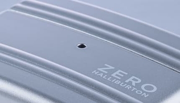 タフさもアタッシュケース譲り ACE「ZERO HALLIBURTON」のAirPodsケース