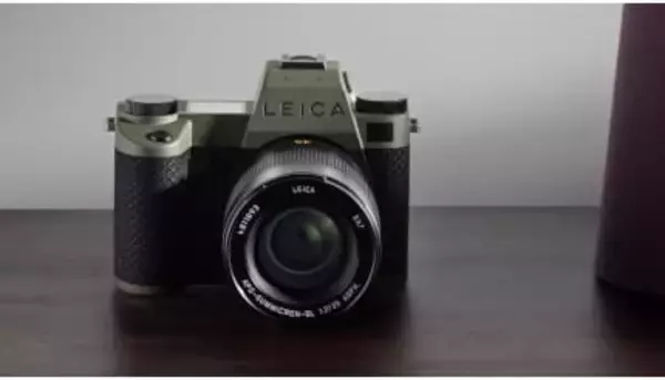 高い耐久性を備えたプロ仕様 ライカのフルサイズミラーレスカメラにダークグリーンの「ライカ SL3“Reporter”」登場