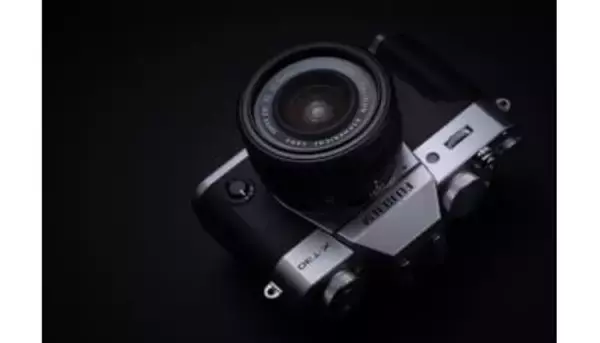 サイズも重さも変わらず 約2倍の高速処理を実現 富士フイルムのミラーレス一眼「X-T30 III」