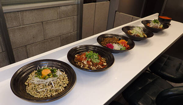 「調理ロボット」で飲食業界の革命児なるか　東京・恵比寿「Magic Noodle香味麺房」をレビュー