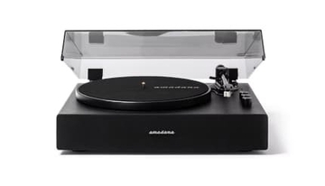 4スピーカー搭載で音の奥行きが段違い！ amadanaのスピーカー内蔵レトロモダン・レコードプレーヤー「PR30」