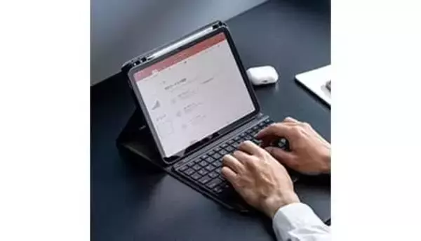 iPadがノートPCに進化、タッチパッド搭載キーボードで作業効率が大幅向上