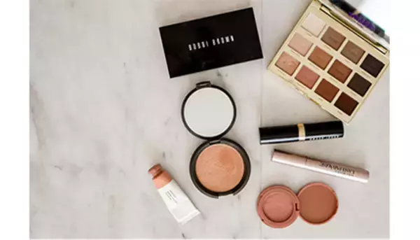 剛力彩芽さん、小嶋陽菜さんも「GRWM」経験者？　ネットで見かける謎の4文字の正体