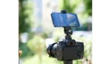 スマホ撮影が「もっと自由」に！ 自撮り・Vlog・三脚撮影に活躍するエレコムの新アタッチメント3製品