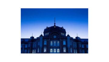 鉄道開業150年！ 深夜の東京駅で記念撮影、駅長服も着用可能