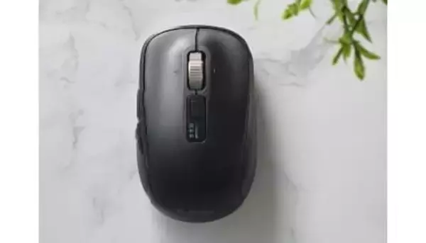 最大3台まで接続できる、エレコムが高速スクロール搭載の静音無線マウスを発売