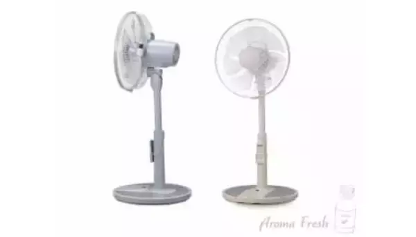 やさしい香りが部屋全体に広がる「アロマ首振 リビング扇風機」