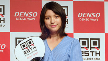 同い年の女優・川島海荷さんも祝う、スマホ決済で大ブレークのQRコードが25周年