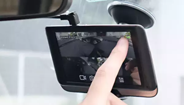 あおり運転暴行事件後に注目増、車内も撮影できるドライブレコーダーは？