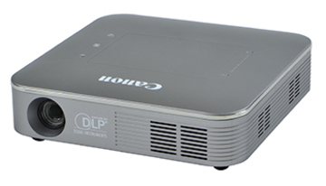 本体だけでも使える小型・軽量プロジェクター　Wi-Fiでウェブ閲覧可能