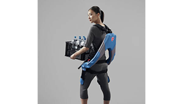 ビックカメラ 介護や重労働をサポートする マッスルスーツ 業界初の10万円台 19年10月30日 エキサイトニュース