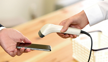 小売店でキャッシュレス決済が現金を上回る率は？　ラクーンコマース調査