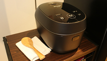 シャープ、小世帯におすすめの炊飯器発売　手軽な価格でも炊き分け可能